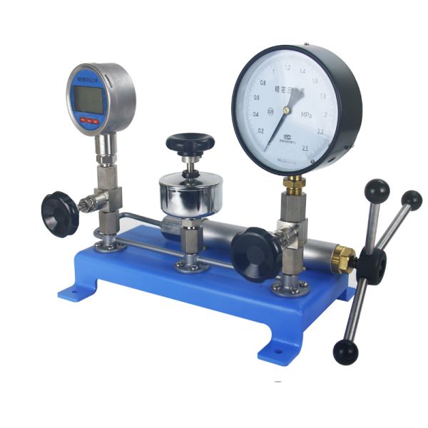 Hydraulic Pressure Calibrator 0-60MPa, Hand Pump for Transmitter and Gauge Calibration / 0-60MPa Pressure Gauge Calibrator, Portable Hydraulic Tester Pump for Field Use