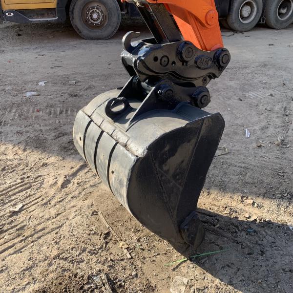 Mini-excavatrice de 5 tonnes utilisée Hitachi ZAXIS UR 50 avec moteur ISUZU et peu de temps de travail