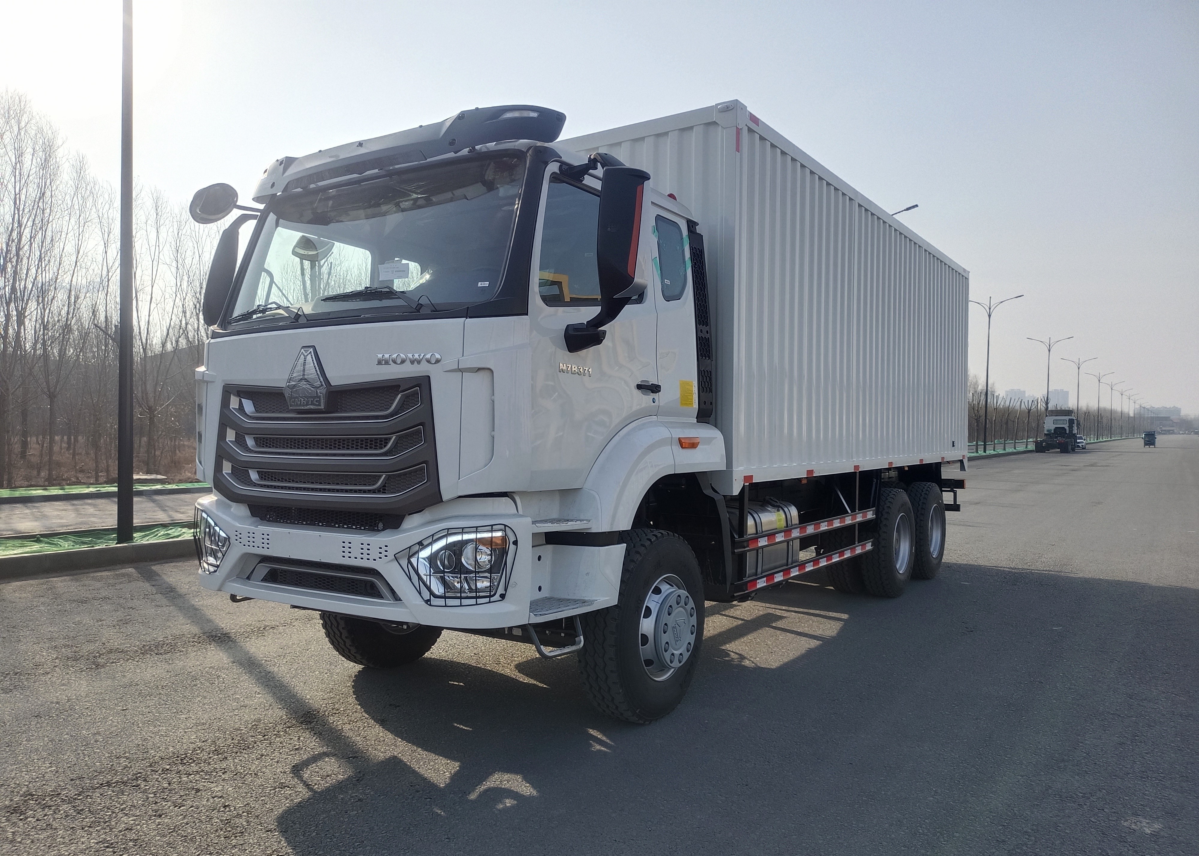 6×4 Drive Type Heavy Duty Truck Powered by Sinotruk Gear Box Offering Superior Load Handling and Operational Reliability