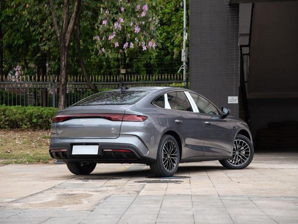 Geely 2025 DM-i Intelligent Driving Edition 80KM PHEV Sedan Popular Used Cars with VI Environmental Standards