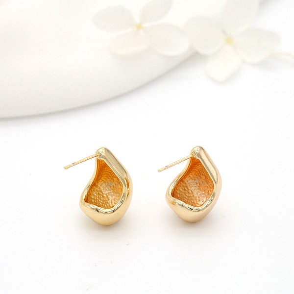 Fashion Minimalist Design With 14K Gold Plated Spoon Shaped Studs and Smooth Surface Customization for Women's Jewelry Earrings