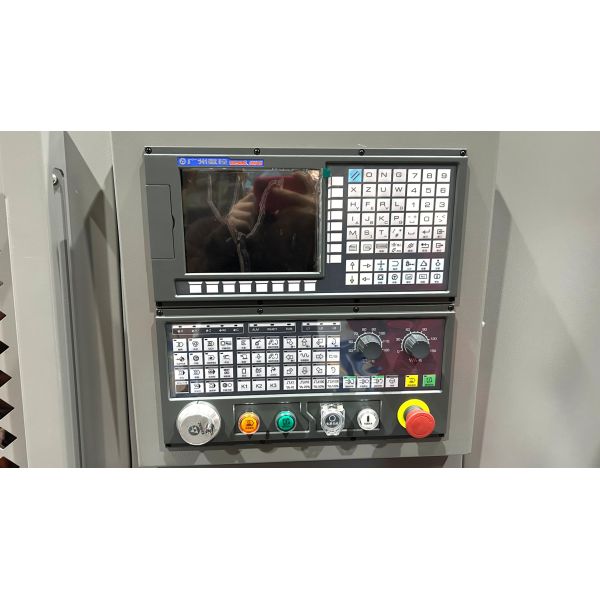 La commande numérique par ordinateur de courrier d'outil de série de HK500LI HK tournent des machines pour le matériel traitant 11 kilowatts