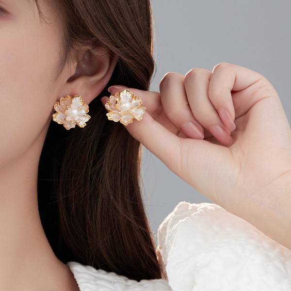 Fashion Maple Leaf Pearl Earring 14K Gold Plated Flower Studs 925 Silver Needle Hypoallergenic Butterfly Earrings