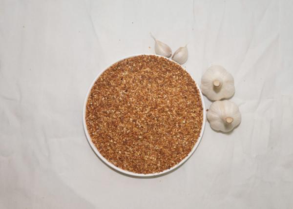 Fried Oiled Dehydrated Dried Food 2 Years Shelf Life Roasted Bulk Garlic Granules