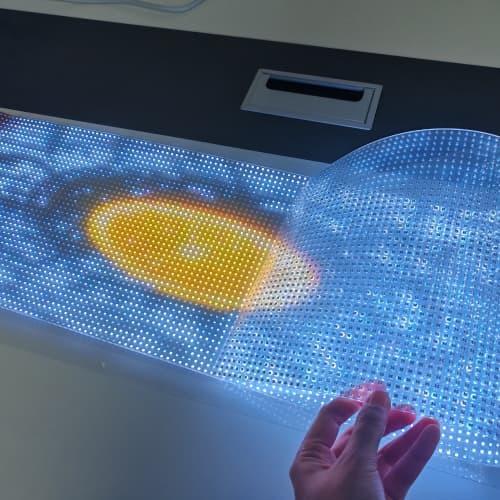 Panneau d'affichage à écran LED flexible transparent adhésif d'intérieur, écran en cristal, film LED transparent pour verre