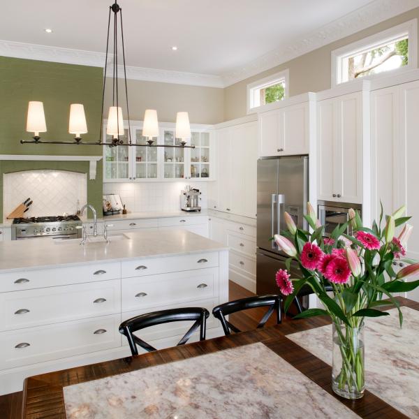 American Style Solid Wood Kitchen Cabinet L Shape Standard White Shaker Door