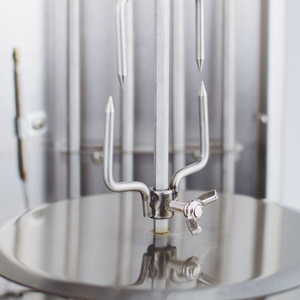 2 сжигателя электрическая вертикальная кружка цыпленок бройлер для автоматического производства мяса