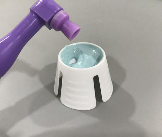 Plastic Disposable Prophy Angle With Brush Snap On Soft Buckle Ribbed Cup Head Green