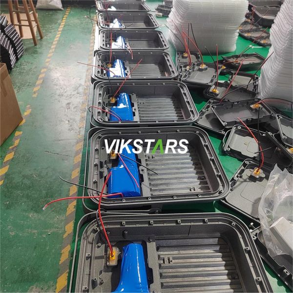 Battery Replaceblae 60w 100w 200W 300w Solar Flood Lights With PC Lens