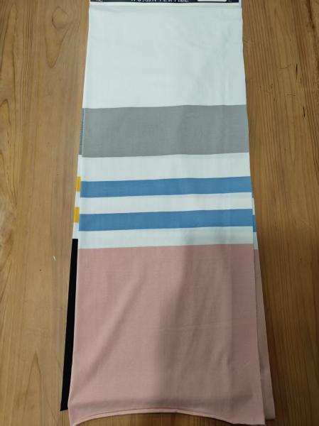 Tissu en matériau rayé confortable et doux pour le T-shirt