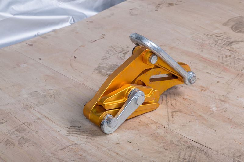 Lightweight Aluminum Alloy Power Cable Clamp with Secure Grip Design and Weather Resistant for 40kN Load Capacity
