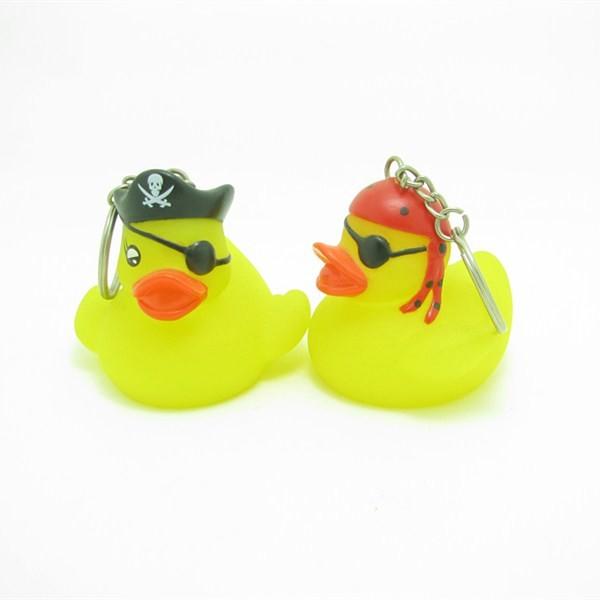 Lovely Pirate Baby Bath Mini Duck Keychains With LED Night Light Design