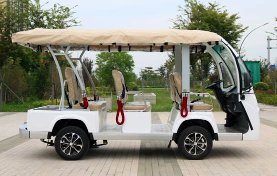 Продажа старинного автобуса на улице законный внедорожник Антикварное путешествие Электрический ретро Классический автомобиль