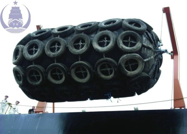 1M - 6.5M Long Pneumatic Marine Fender 50Kpa Initial Pressure ISO17357 Standard