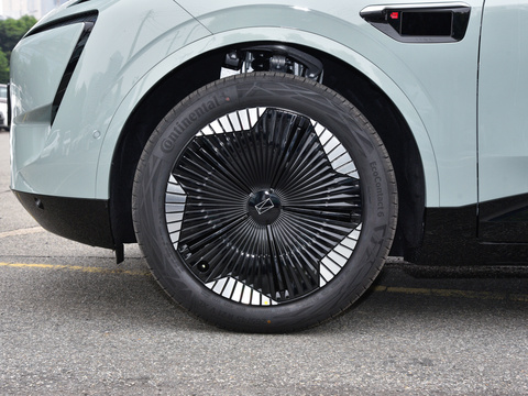 2024 Новый автомобиль Авита11 Huawei Задний привод 630 км дальность высокая производительность Четырехдверный пятиместный внедорожник Чистый электрический автомобиль