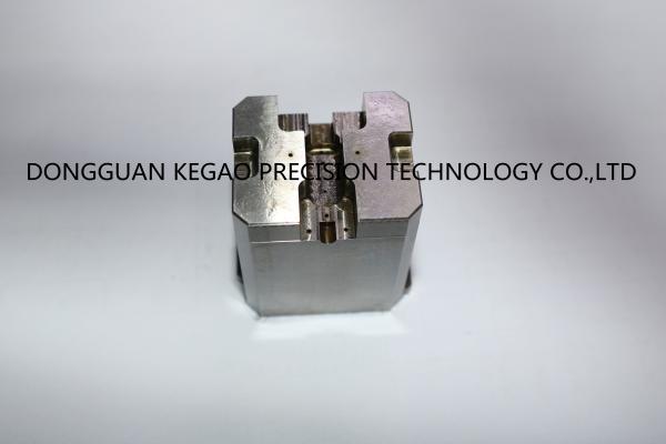 52HRC Injection Molding Automotive Industry 8407 Material ODM Available