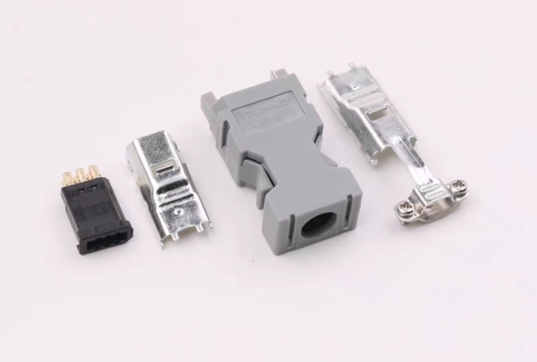 1394 SM-6/10P 6E encoder plug compatible with Yaskawa, and Delta servo drive connector CN1