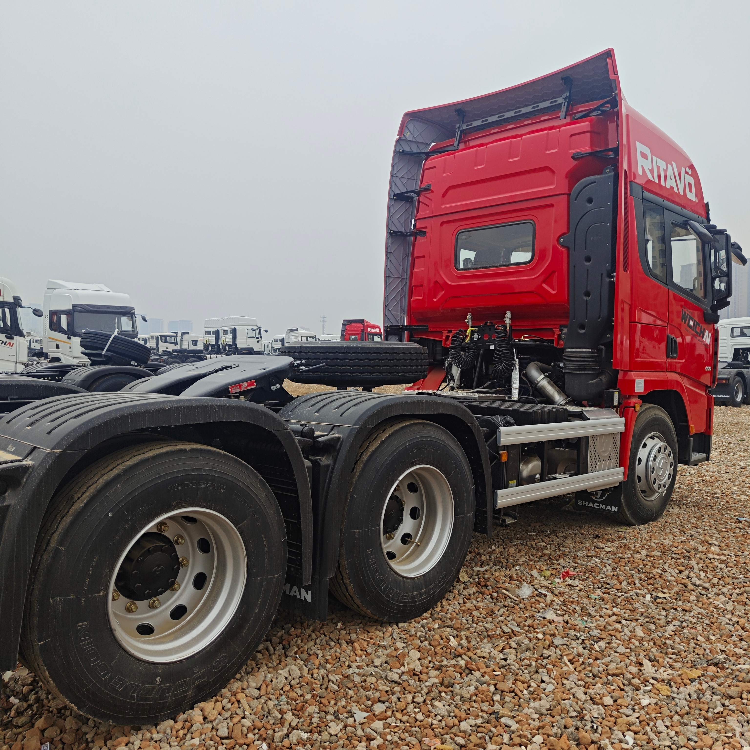 Shacman X3000 6×4 Tractor Truck 460HP Diesel 600L Aluminum Tank for Highway Secondary Road Freight Transport