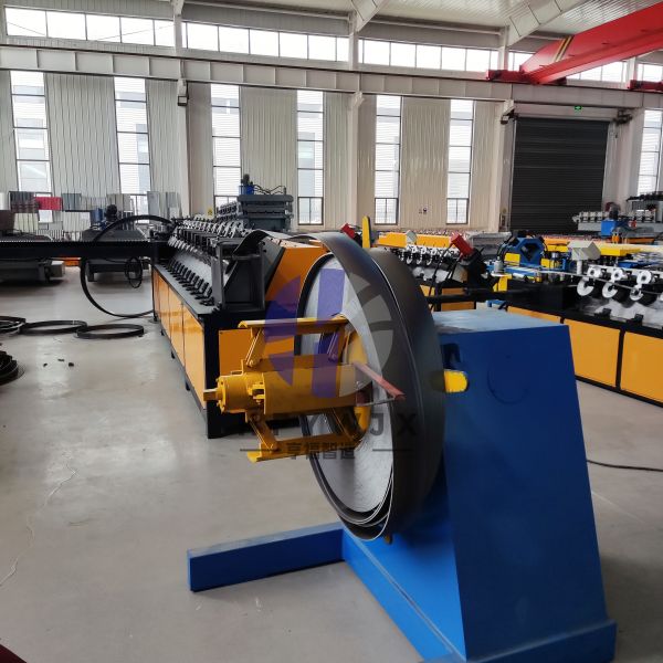 200-1600mm Adjustable Flange Forming Machine 80×80 Square Tube Frame And 5 Row Forming Linear Guide Arc Transmission