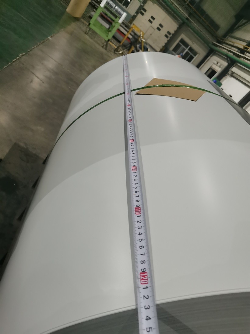 Предварительно окрашенная оцинкованная сталь Z150 PPGI Стальная катушка HDP Высокопрочный полиэстер 20 лет гарантия DX51D Для металлических стенных панелей