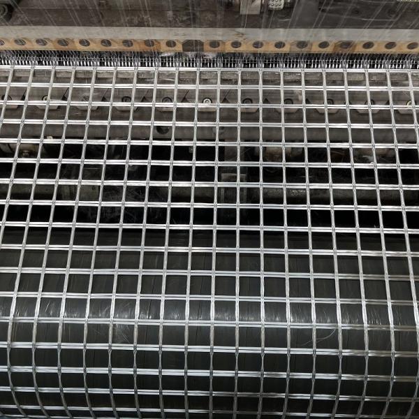 Bitumen Coating Fiberglass Road Pavement Geogrid Anti Cracking Geogrid 100KN