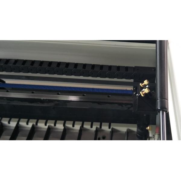 Máquina de corte láser de chapa de metal de 1300x900 mm con sistema de control RUIDA