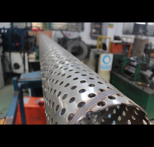 316 316L Perforated Stainless Steel Cylinder Welded Parttern For Decorating Cage Ventilation