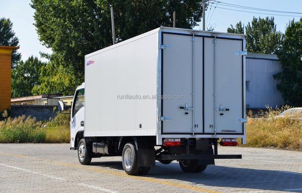 China Factory Supply  DFAC DongFeng 4X2  Petrol Small Mini Light Duty Box Cargo Truck Van Type Container Cargo Truck
