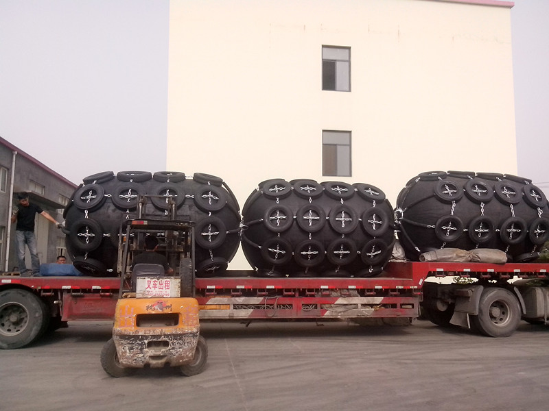 Boat Inflation Marine Rubber Fender Black Color 10 Years Design Using Life