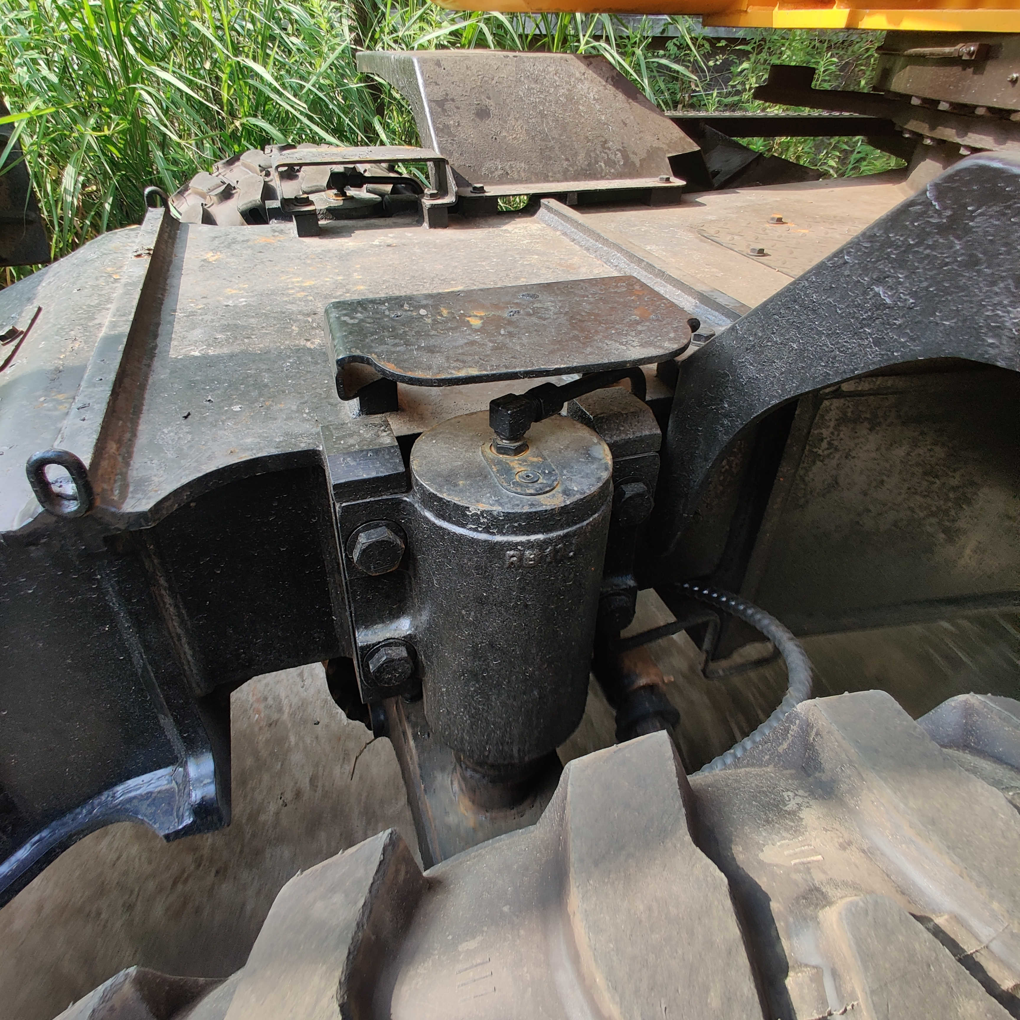 21т Подержанная экскаваторная машина для полёта по переработанной технике Hyundai 210 Excavator