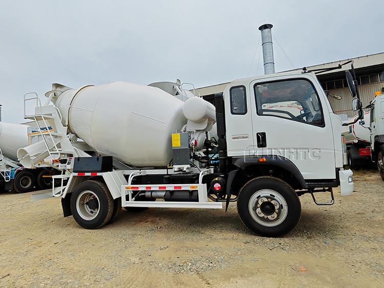 Vente à chaud HOWO 5 mètres cubes Camion mélangeur de béton Camion mélangeur de béton/machines de béton