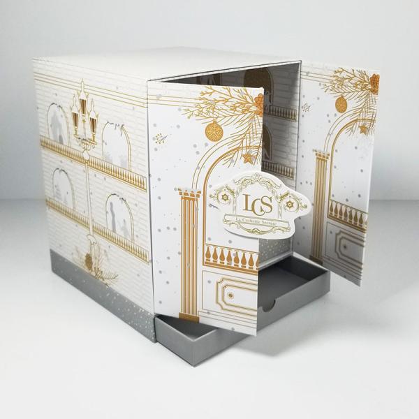 Dustproof Foldable Magnetic Gift Box , Antiwear Cardboard Box With Magnetic Closure