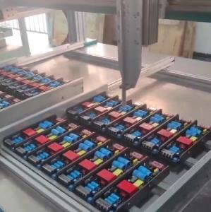 24時間365日のテクニカルサポートによる正確な樹脂塗布と硬化サイクルを実現するグルーディスペンサー