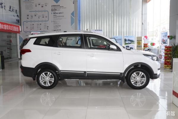 48L Gasoline Family SUV With 7 Seats Home Use Elegant  BAIC Ruixiang