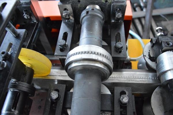 機械 70mm 鋼鉄八角形シャフトの管を形作る高速ローラー シャッター ドア ロール