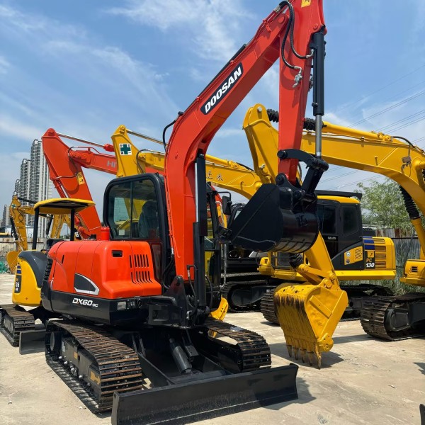 Demolition Mini Used Doosan Excavator Heavy Duty Equipment DX60-9C 6 Ton