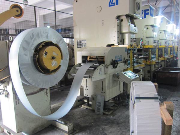 Extrusion Molding Process Heavy Material Rack Feeder Fully Automatic Speed Control