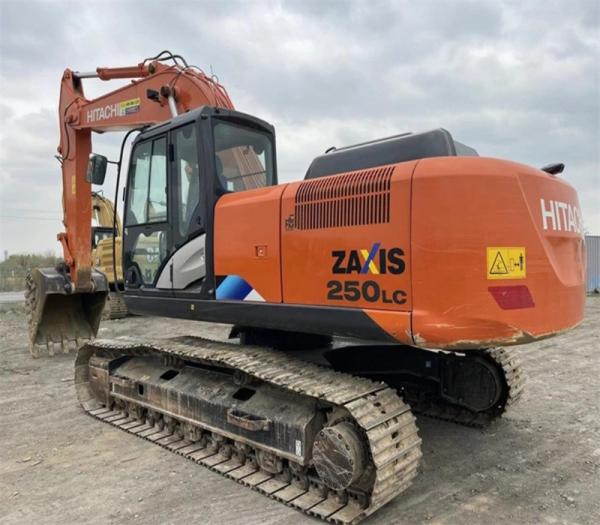 Venda quente em bom estado Excavadora Hitachi ZX240 de segunda mão com capacidade de 1.2-1.4m3 Balde
