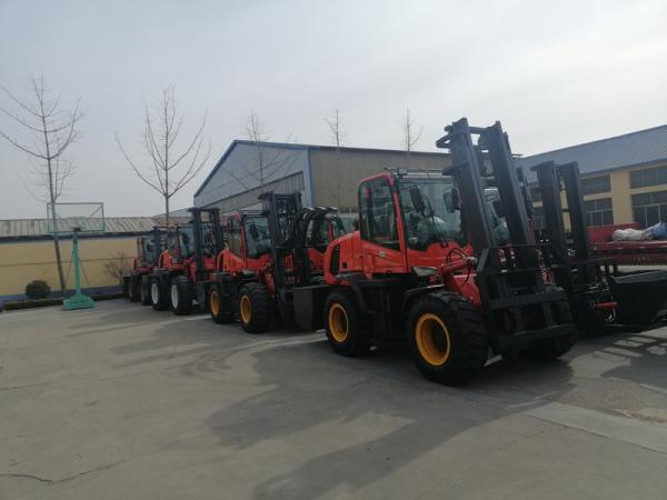 China made 4x4 diesel rough terrain forklift truck 3.5 ton for off road