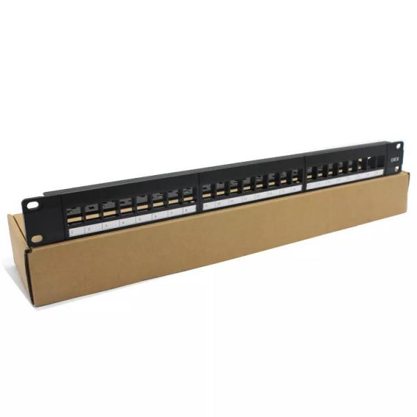 Пробел 19 портов пульта временных соединительных кабелей 1U RJ45 24 дюйма CAT6 UTP