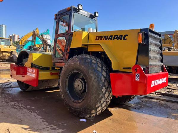 使用済みダイナパックCA30D道路ローラーコンパクター