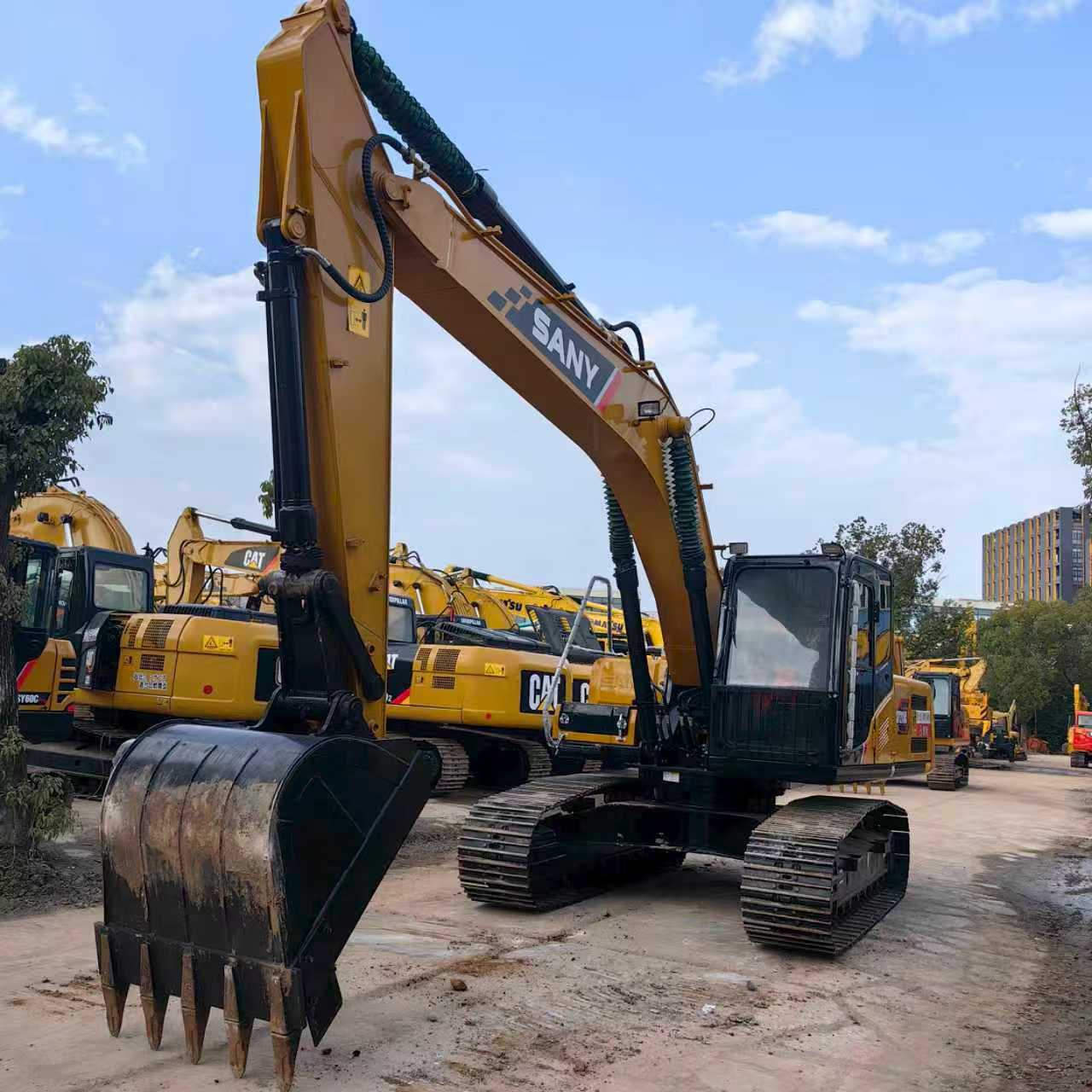 Good condition Used SANY 215c-9 Crawler Excavator – 21.9 T Operating Weight | 0.93m³ Bucket Capacity