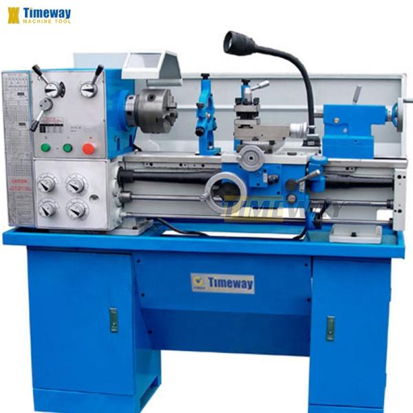 Horizontal Gap-bed Metal Lathe Machine with 590 KG Weight and Other Tool Post Stations