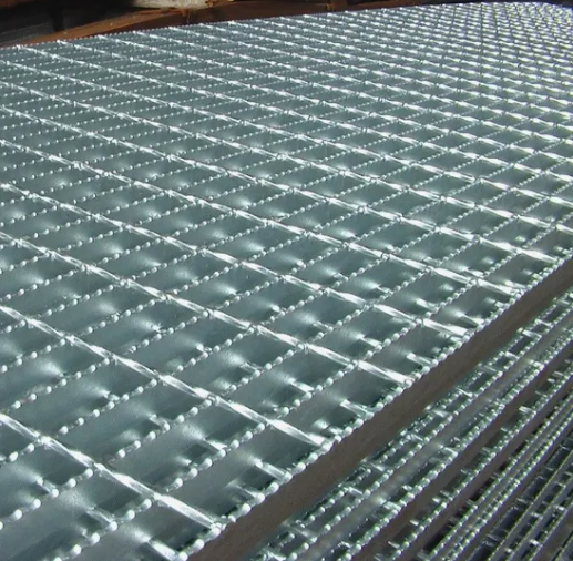 Hot-Dip Galvanized Heavy Duty Steel Grating with Corrosion Resistance and 40-50 Years Lifespan for Floor Applications