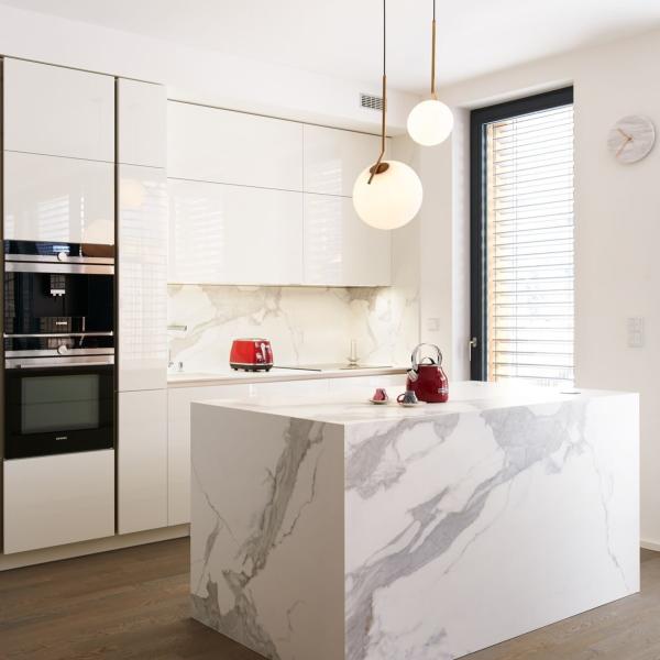 White Modular Acrylic Kitchen Cabinet I Shaped Pantry Cupboard Modern High Gloss