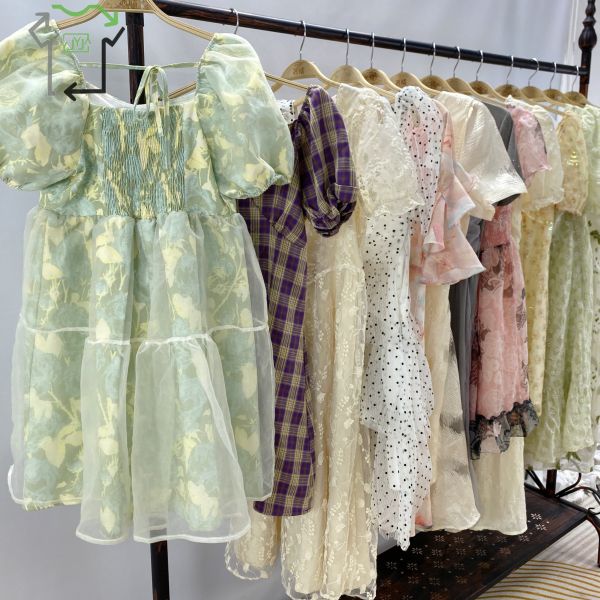 Clean Condition Second Hand Women's Skirts Puff Sleeve Pre Owned Dresses Mixed Colors
