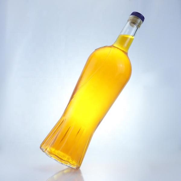 Exquisite Design 750ml Clear Vodka Liquor Bottle with Cork Glass Collar Material