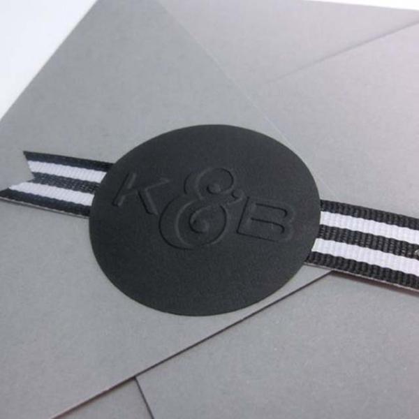 1.5in Garments Embossed Printable Self Adhesive Labels Recycled Paper Sticker Printing
