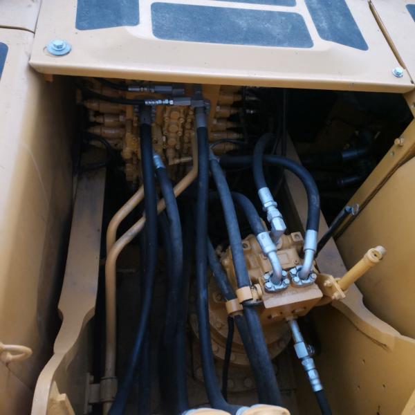 Вторая рука Komatsu PC200 экскаватор Япония Двигатель 0-2000 Рабочие часы 20000 кг Вес