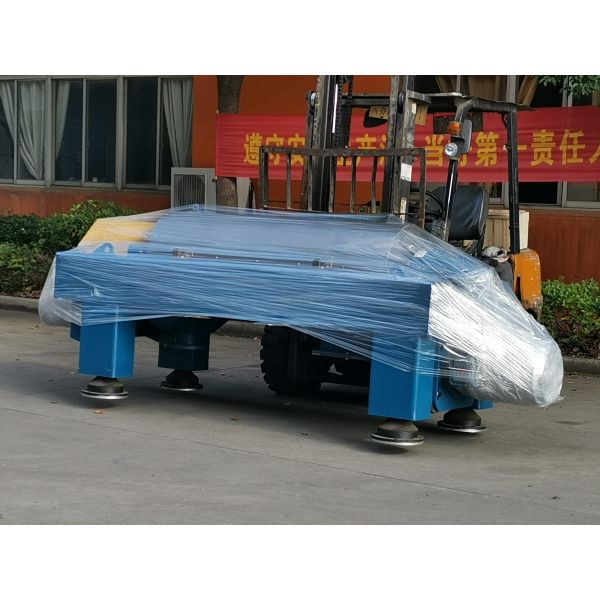 Stainless Steel 304 Decanter Centrifuge Machine with 4000 RPM for Automatic Continuous Operation in Oil Refinery